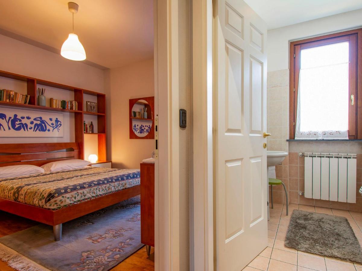 La Rondine - Luu280 By Interhome *